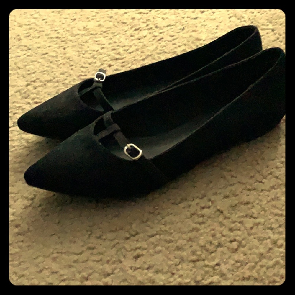 Black pointed toe flats